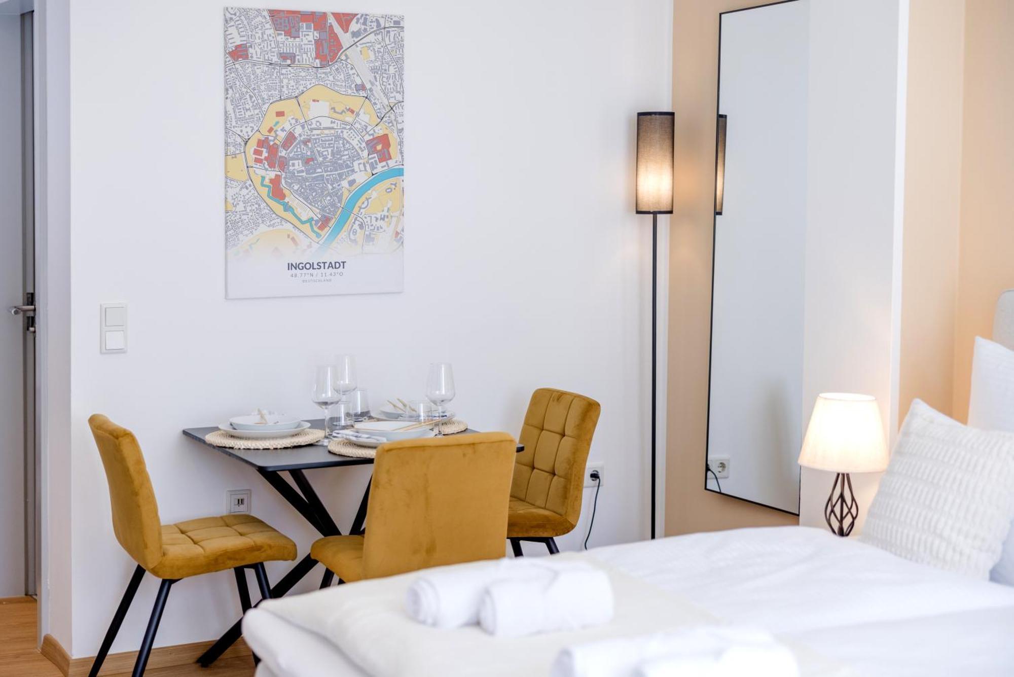 Lumen Homes - Altstadt-Studio Direkt Im Zentrum, Kueche, Netflix, Oeffentlicher Parkplatz Ums Eck Ingolstadt Eksteriør billede