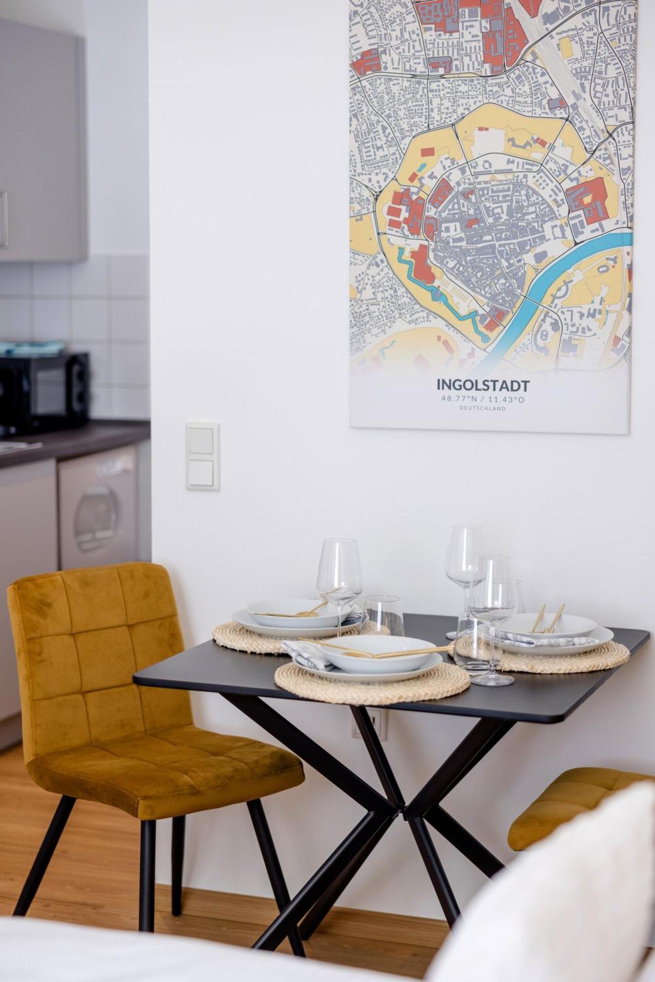 Lumen Homes - Altstadt-Studio Direkt Im Zentrum, Kueche, Netflix, Oeffentlicher Parkplatz Ums Eck Ingolstadt Eksteriør billede