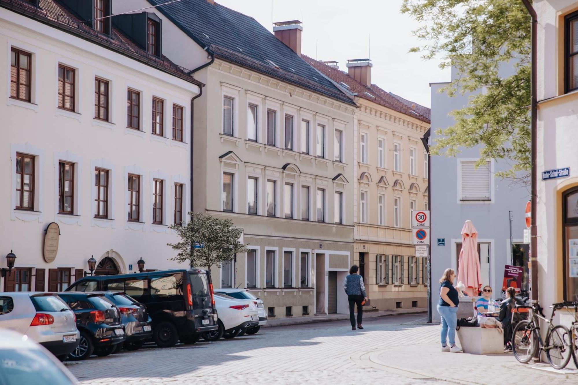 Lumen Homes - Altstadt-Studio Direkt Im Zentrum, Kueche, Netflix, Oeffentlicher Parkplatz Ums Eck Ingolstadt Eksteriør billede